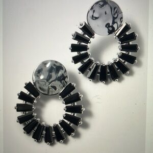 Evereve Lisette Sparkle Hoops. NWT.